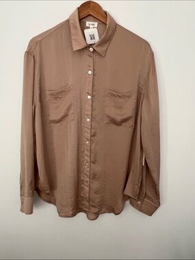 La Miel by Hyped Unicorn Long-Sleeve Button-Up Shirt in Taupe
